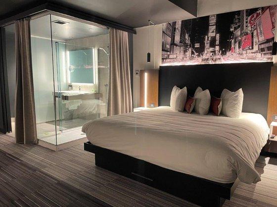 Grand Times - Centropolis Hotel Laval