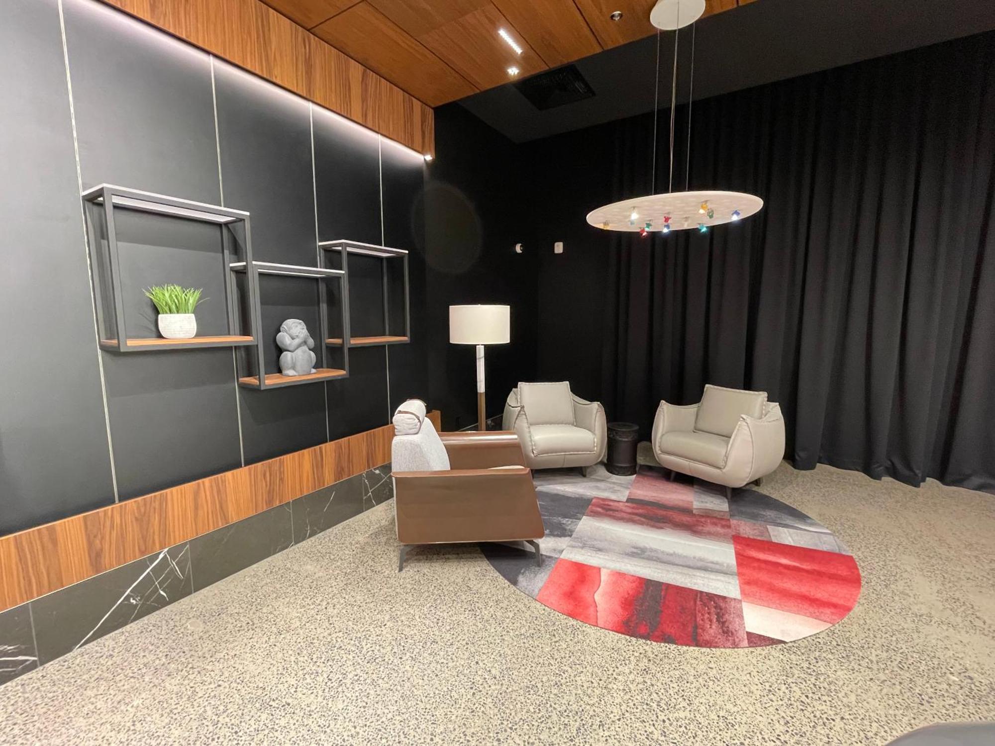 Grand Times - Centropolis Hotel Laval